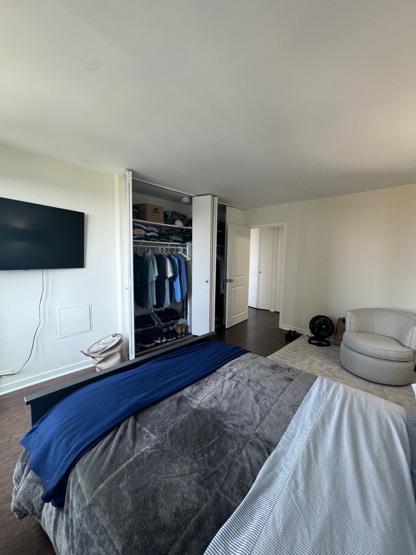 1560 N Sandburg Terrace Unit: 1103