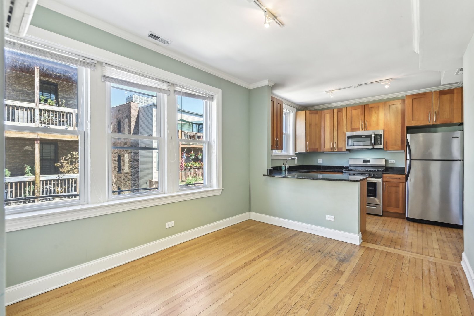 922 W AINSLIE Street Unit: 2N