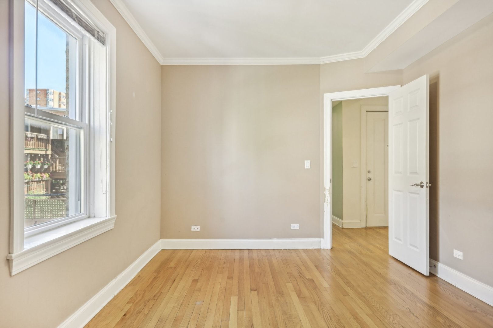 922 W AINSLIE Street Unit: 2N