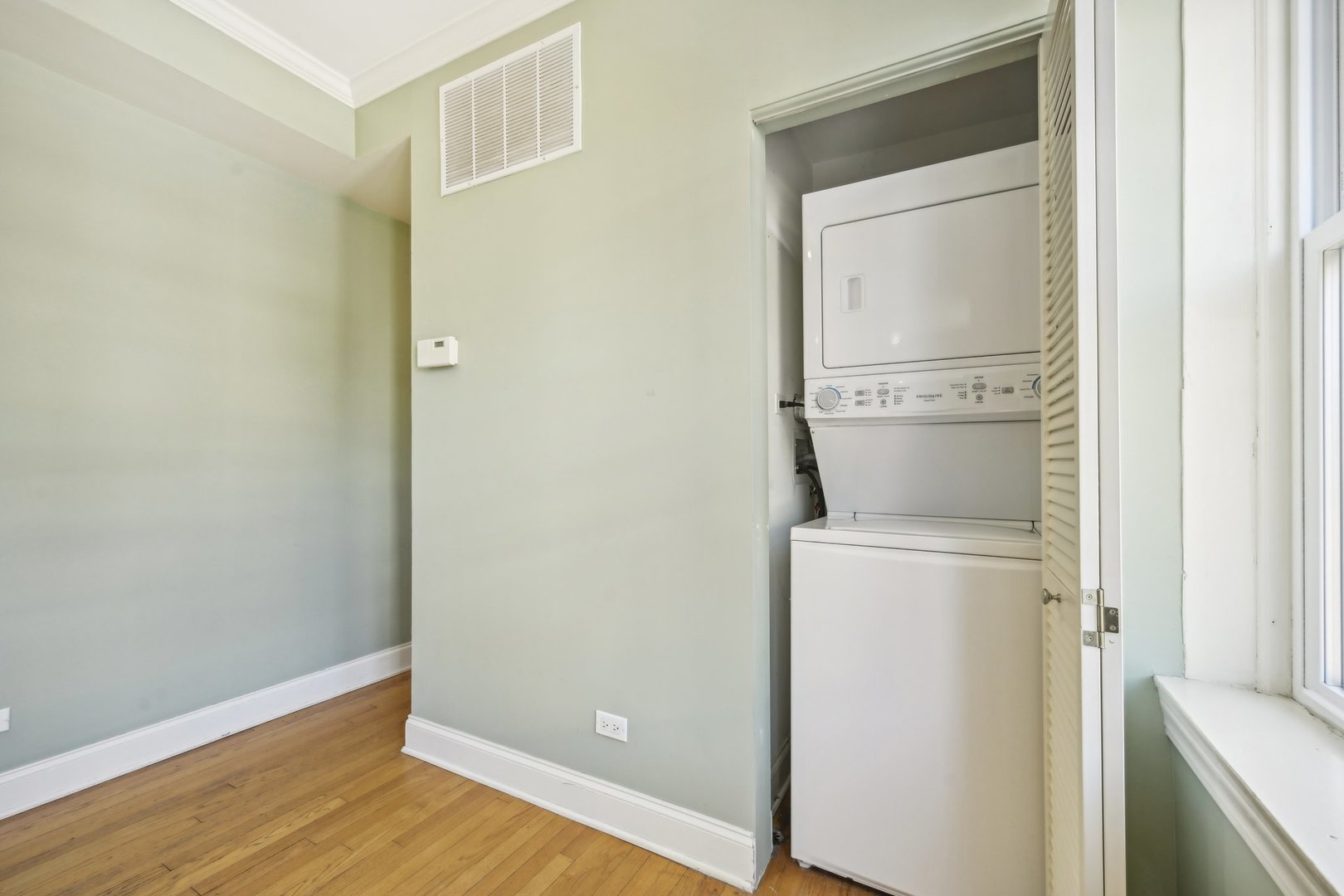 922 W AINSLIE Street Unit: 2N