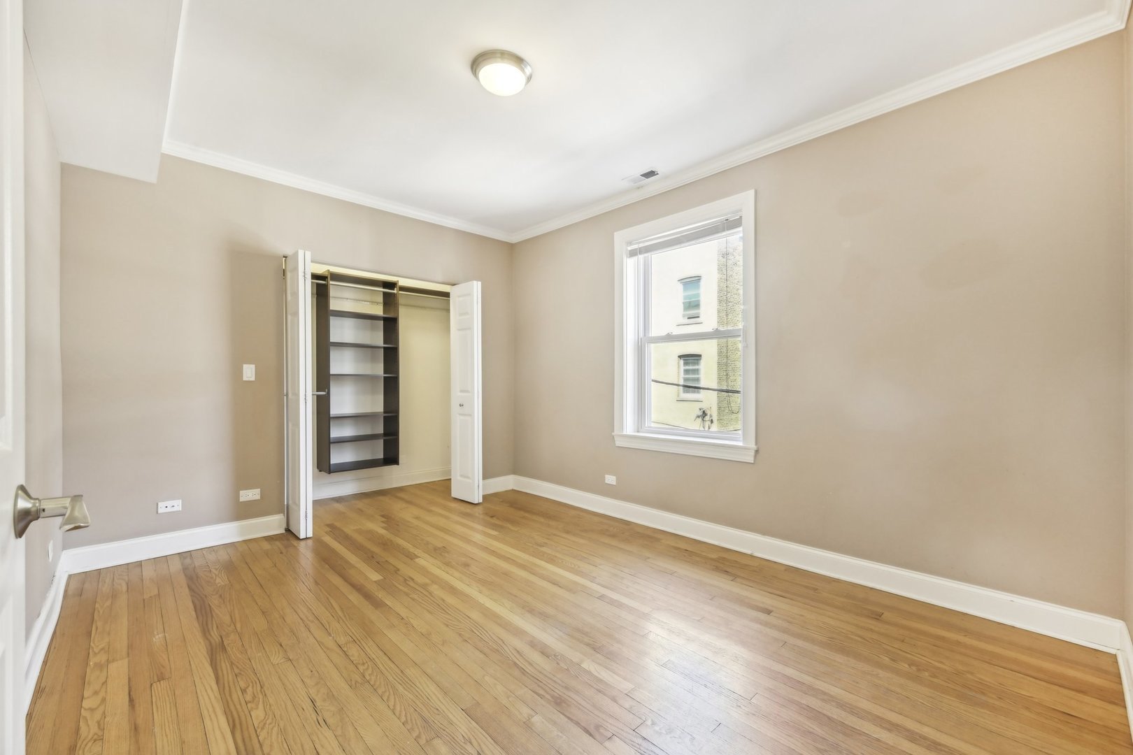 922 W AINSLIE Street Unit: 2N