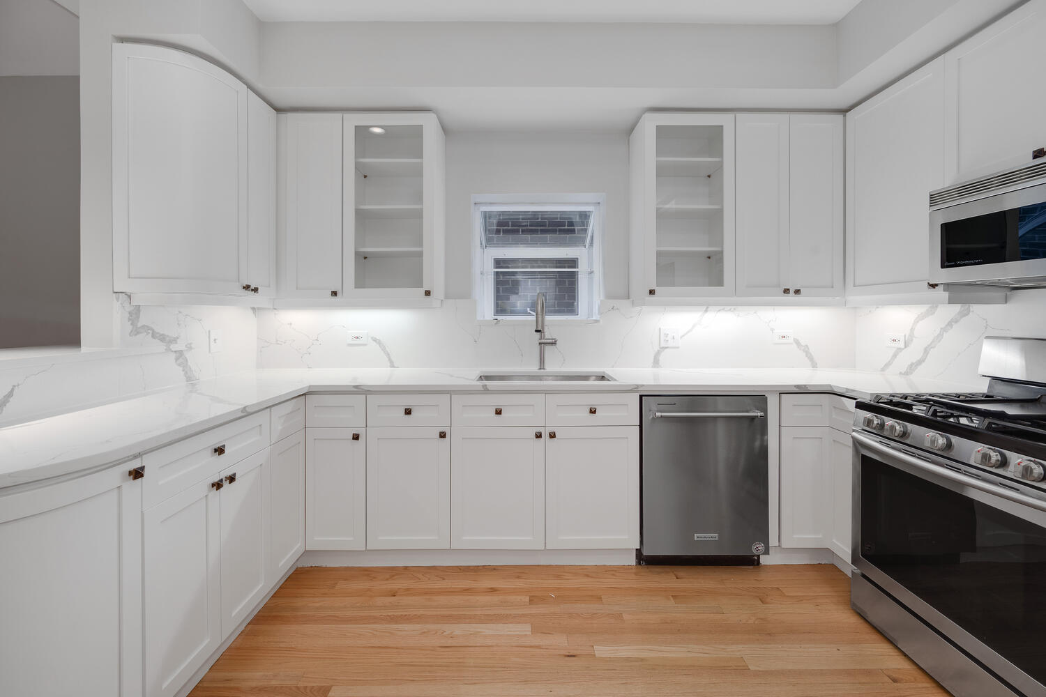 2139 N Dayton Street Unit: 3