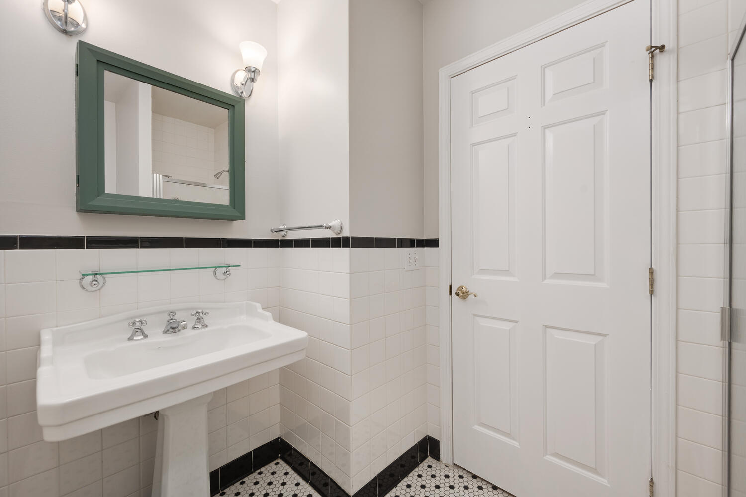 2139 N Dayton Street Unit: 3