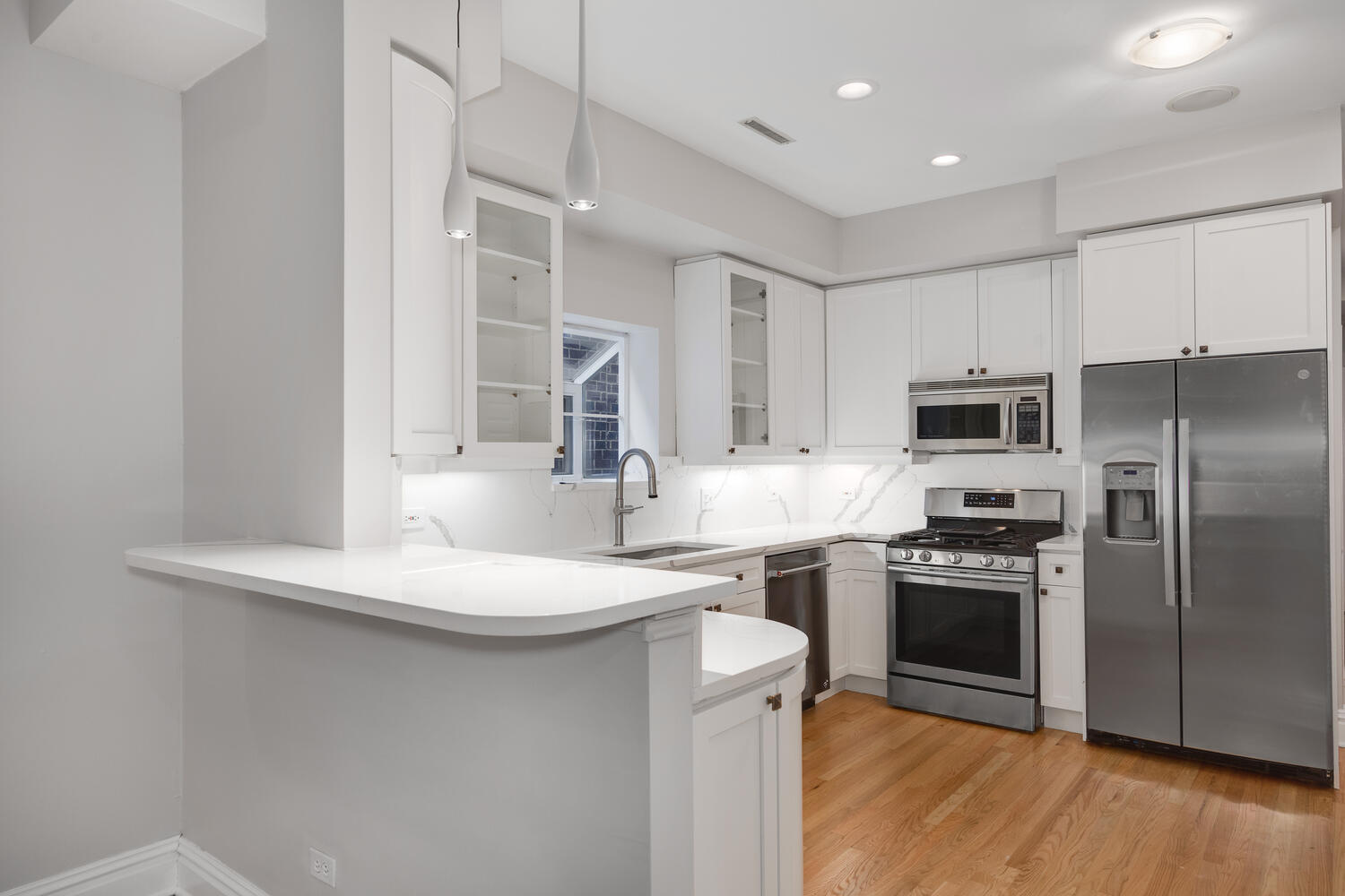 2139 N Dayton Street Unit: 3