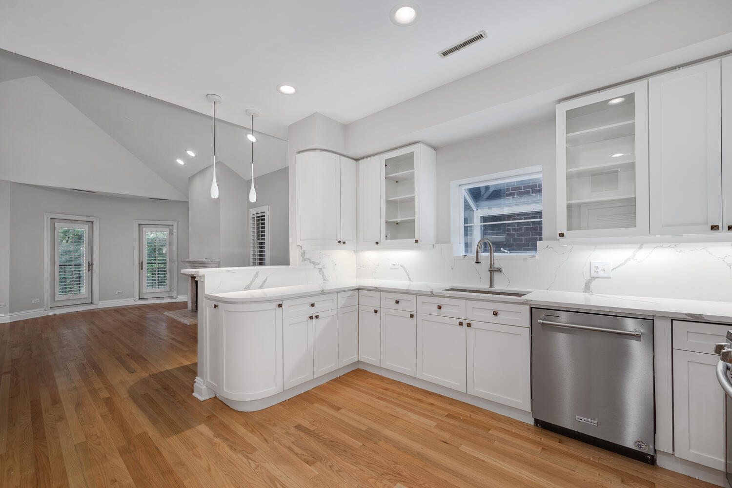 2139 N Dayton Street Unit: 3