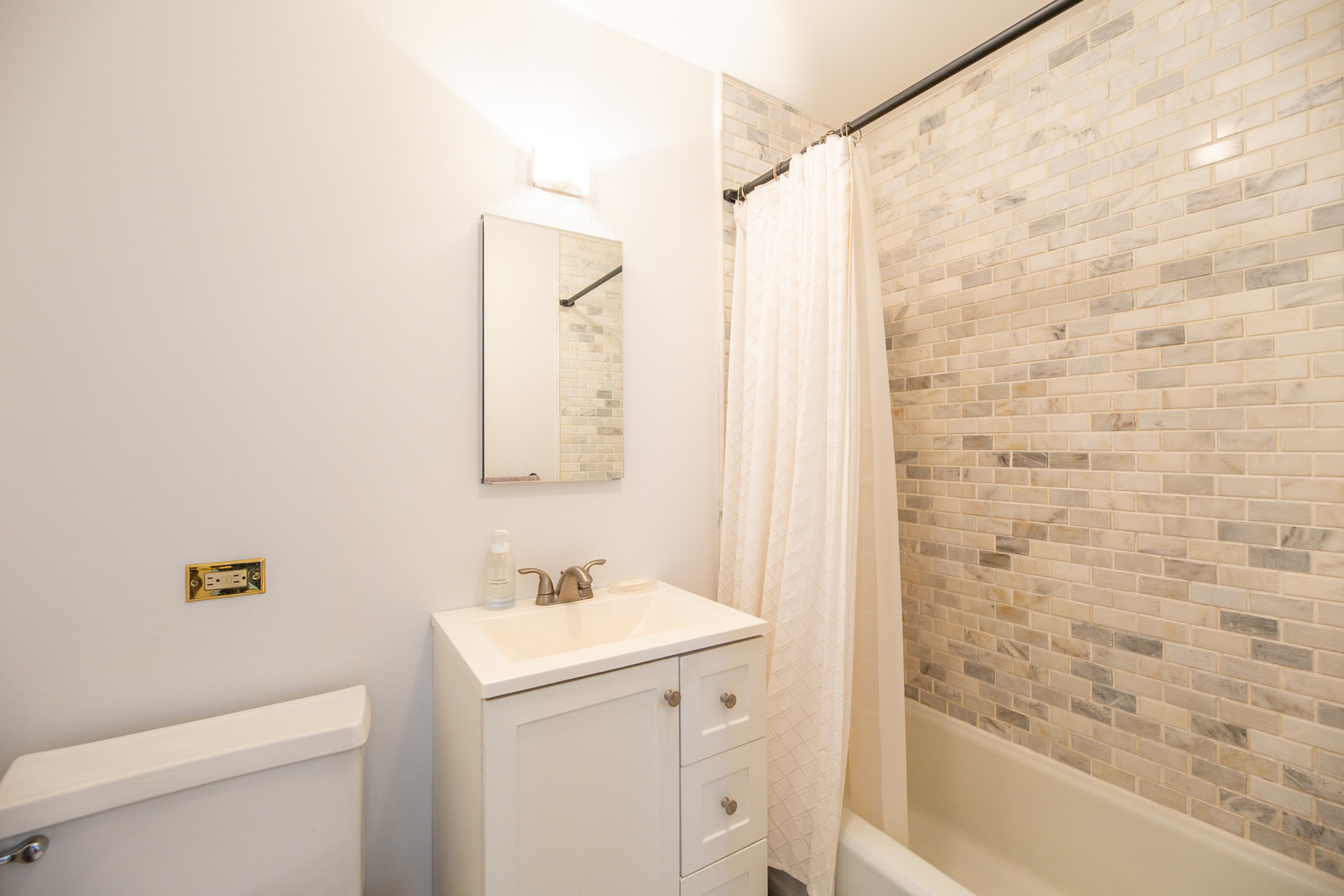 1460 N Sandburg Terrace Unit: 1503A