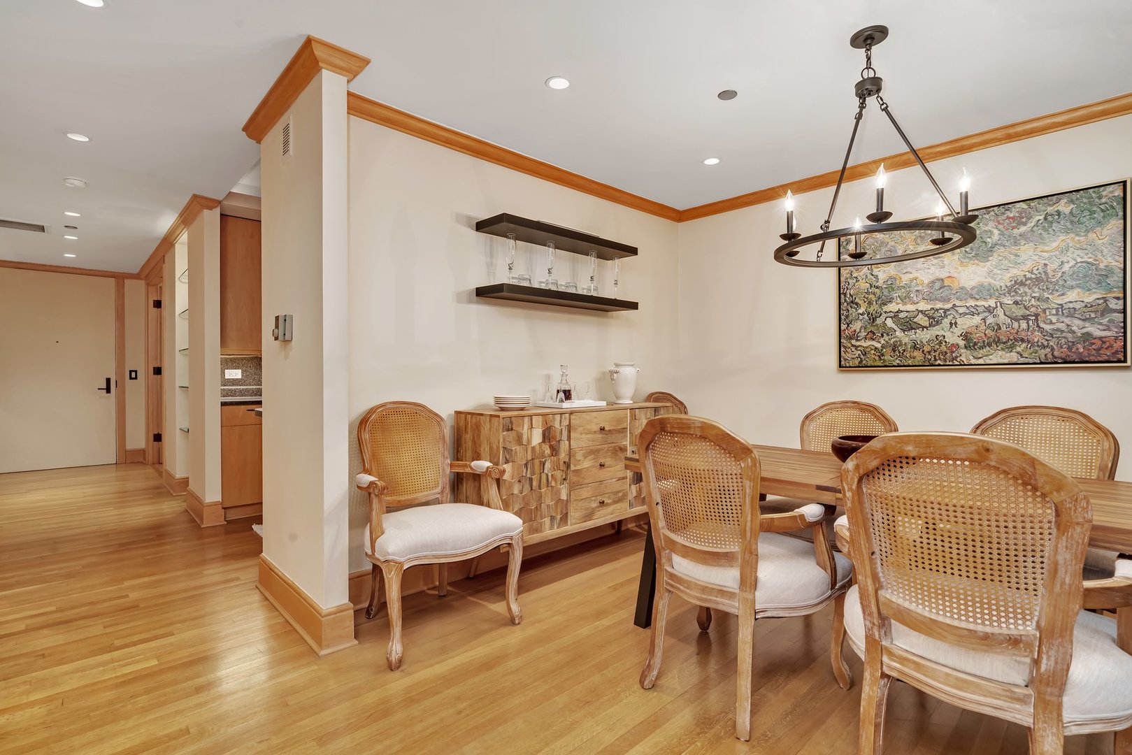 680 N Lake Shore Drive Unit: 207