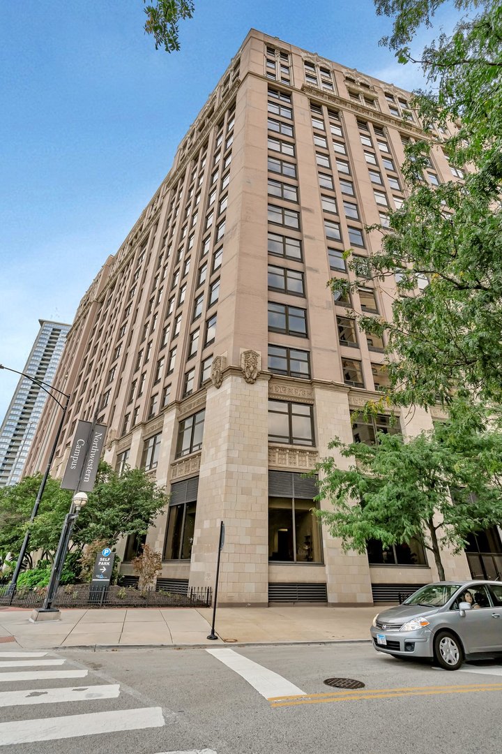 680 N Lake Shore Drive Unit: 207