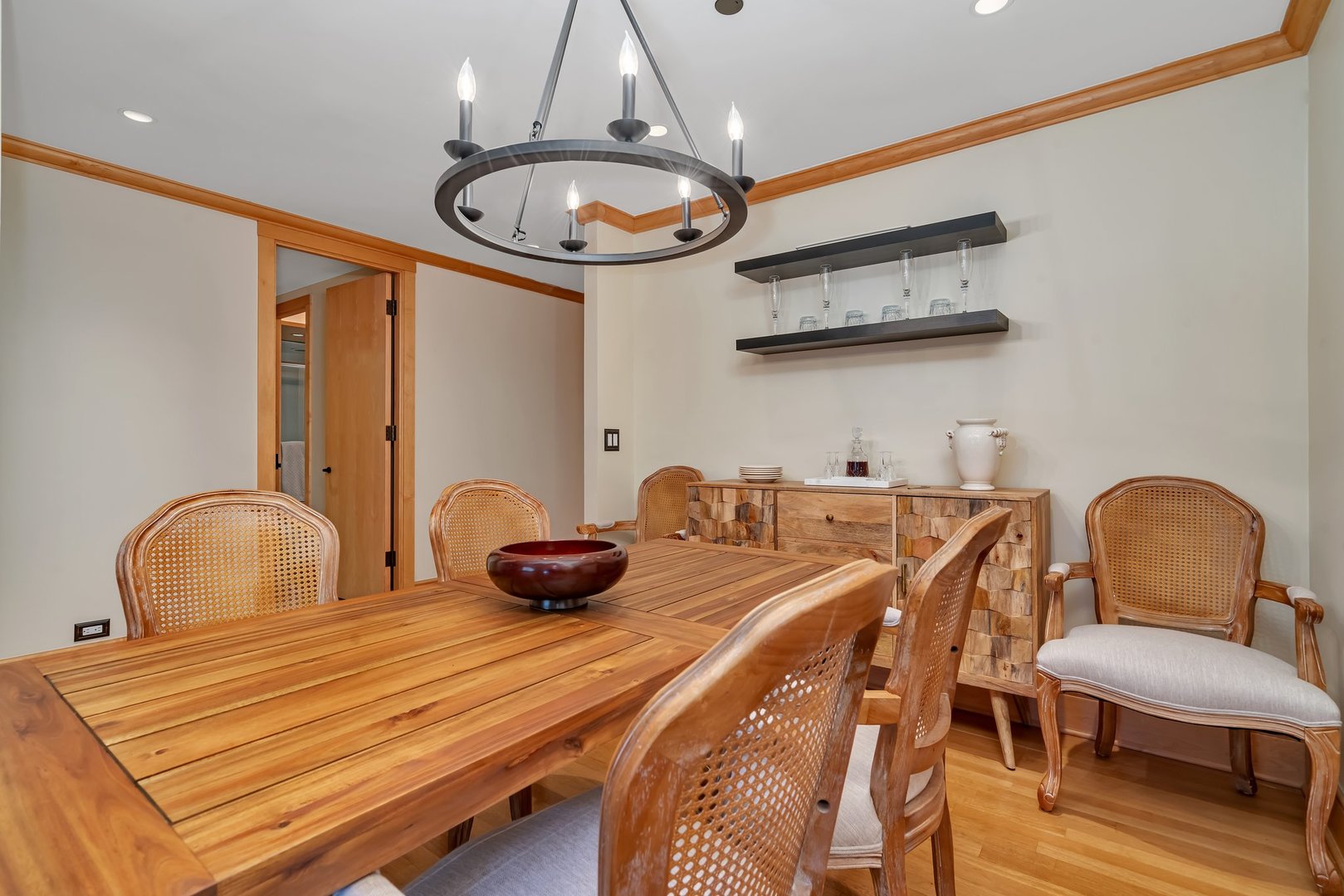 680 N Lake Shore Drive Unit: 207