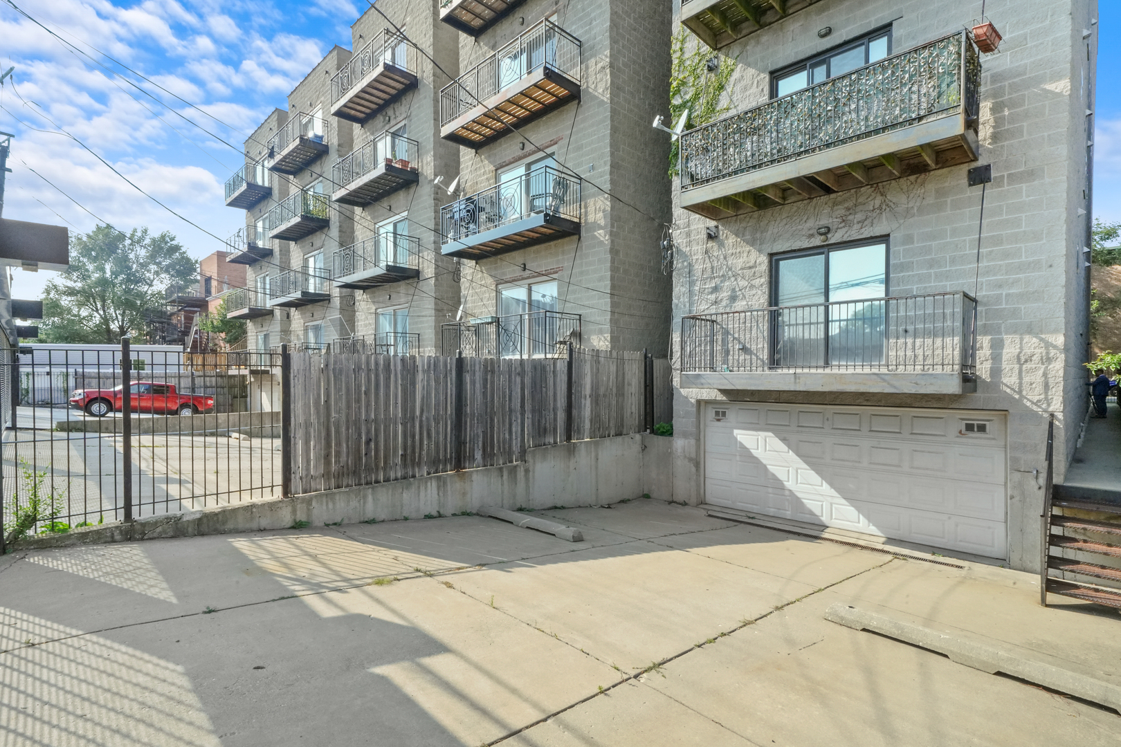 2503 W Harrison Street Unit: 4