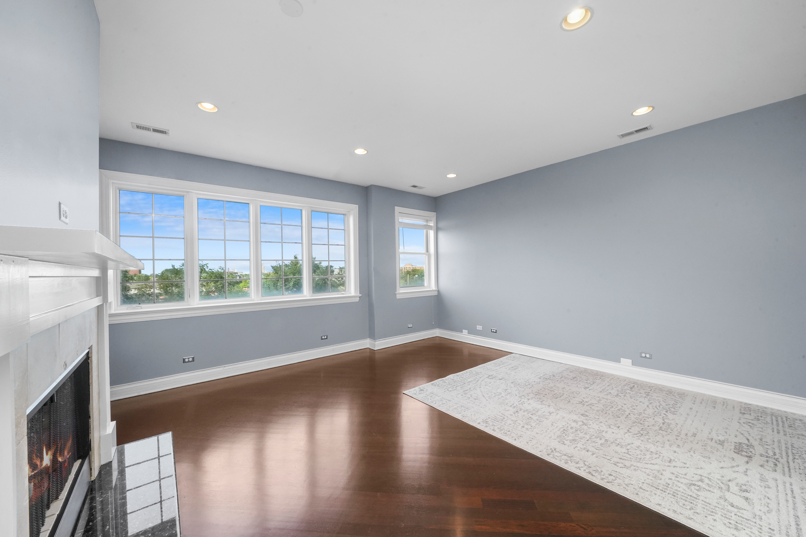 2503 W Harrison Street Unit: 4
