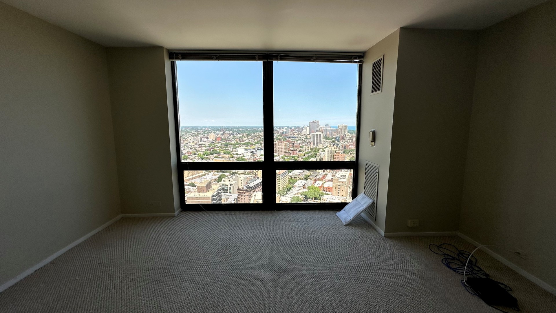 2650 N LAKEVIEW Avenue Unit: 4003