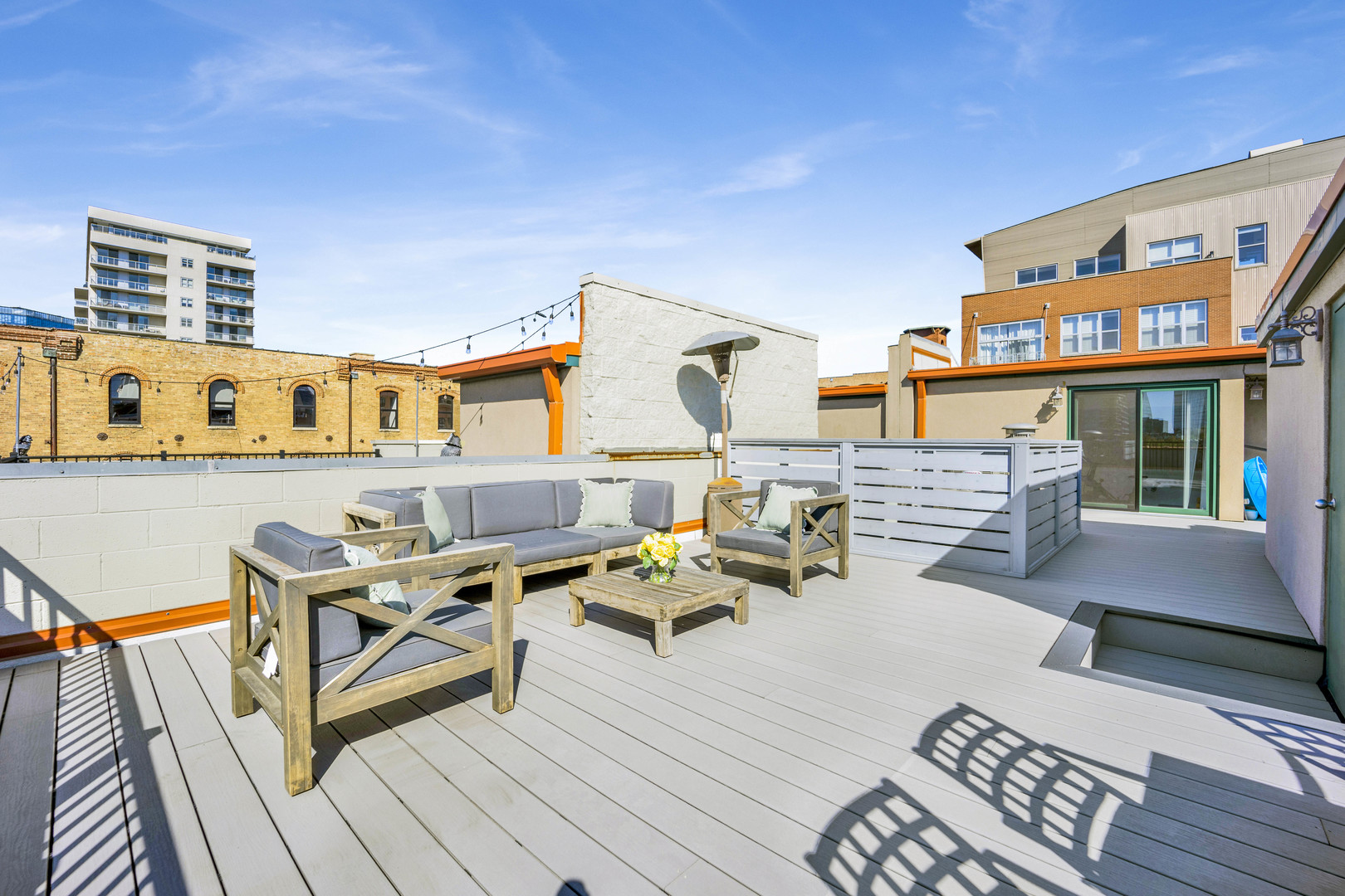 821 W Superior Street Unit: 4