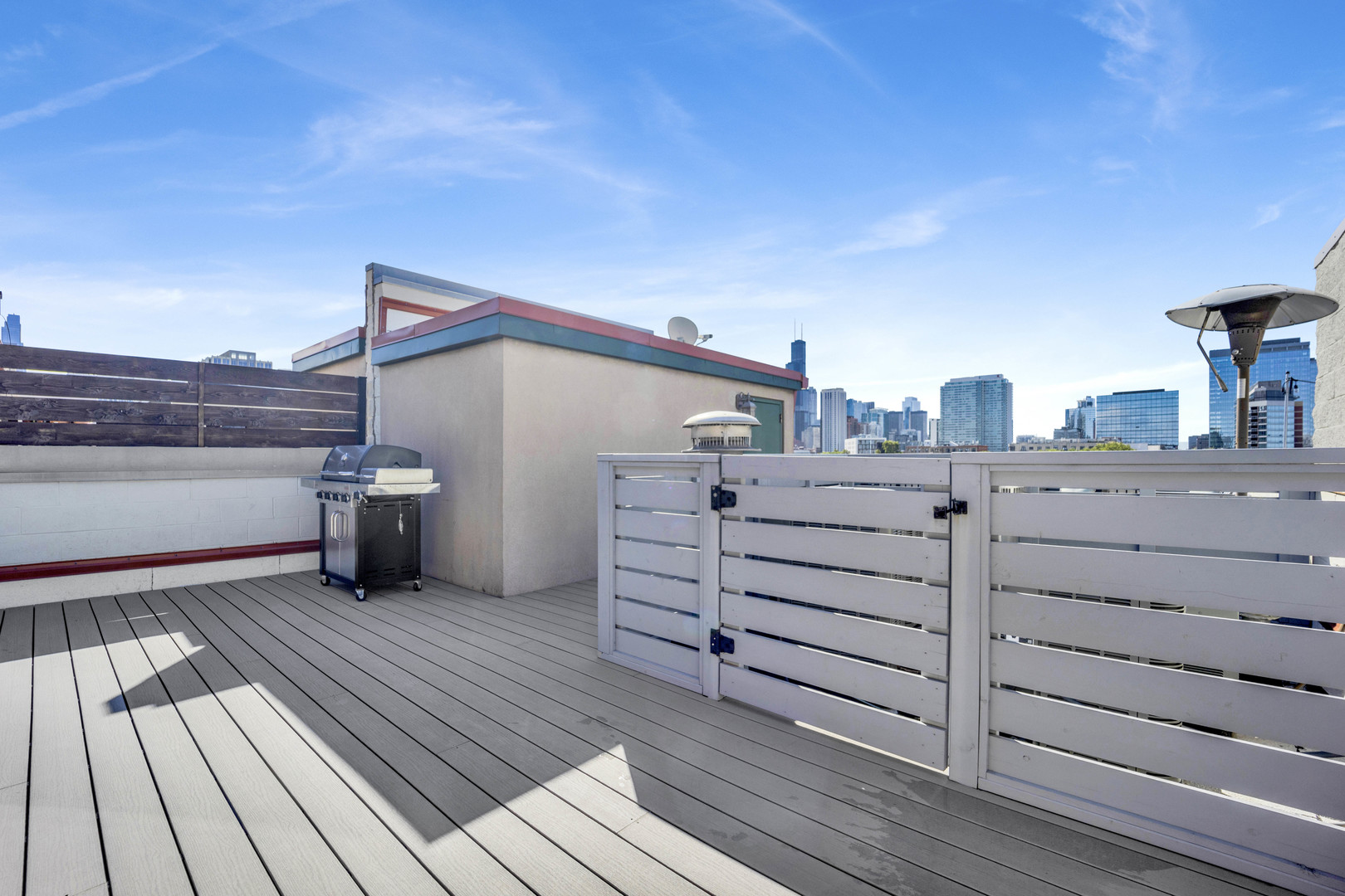 821 W Superior Street Unit: 4