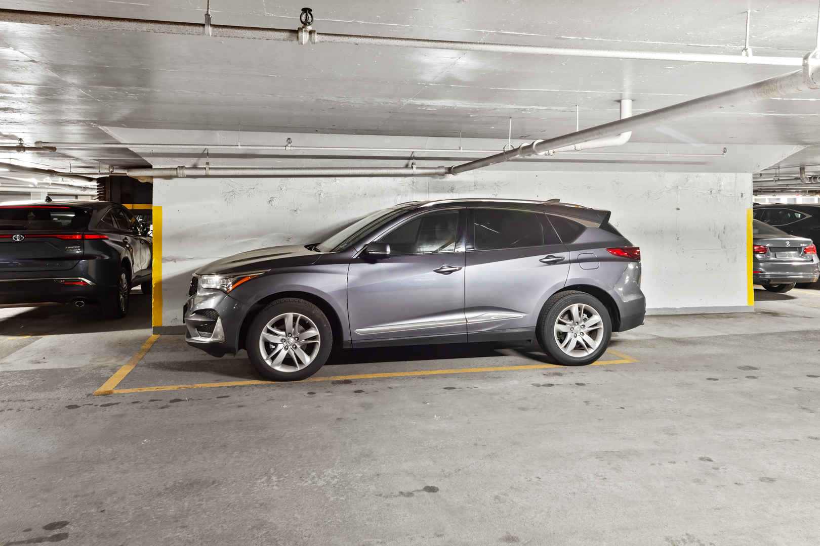 525 W Hawthorne Place Unit: 407