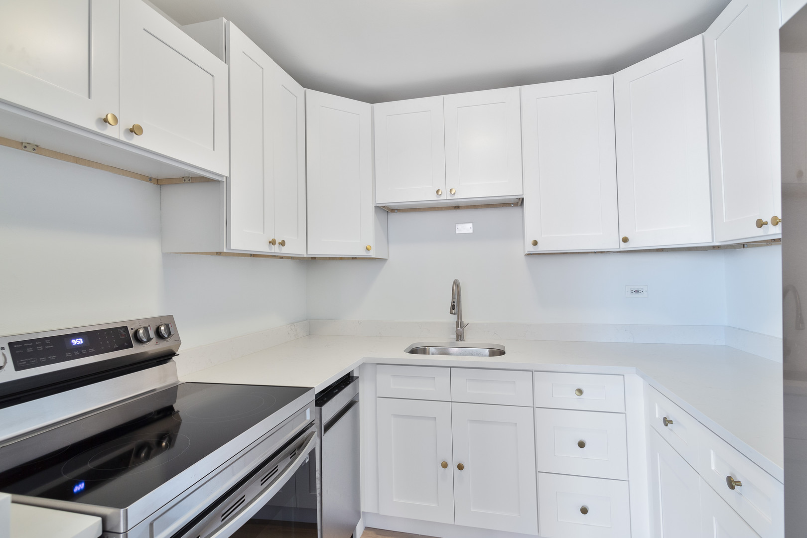 21 W Goethe Street Unit: 8A