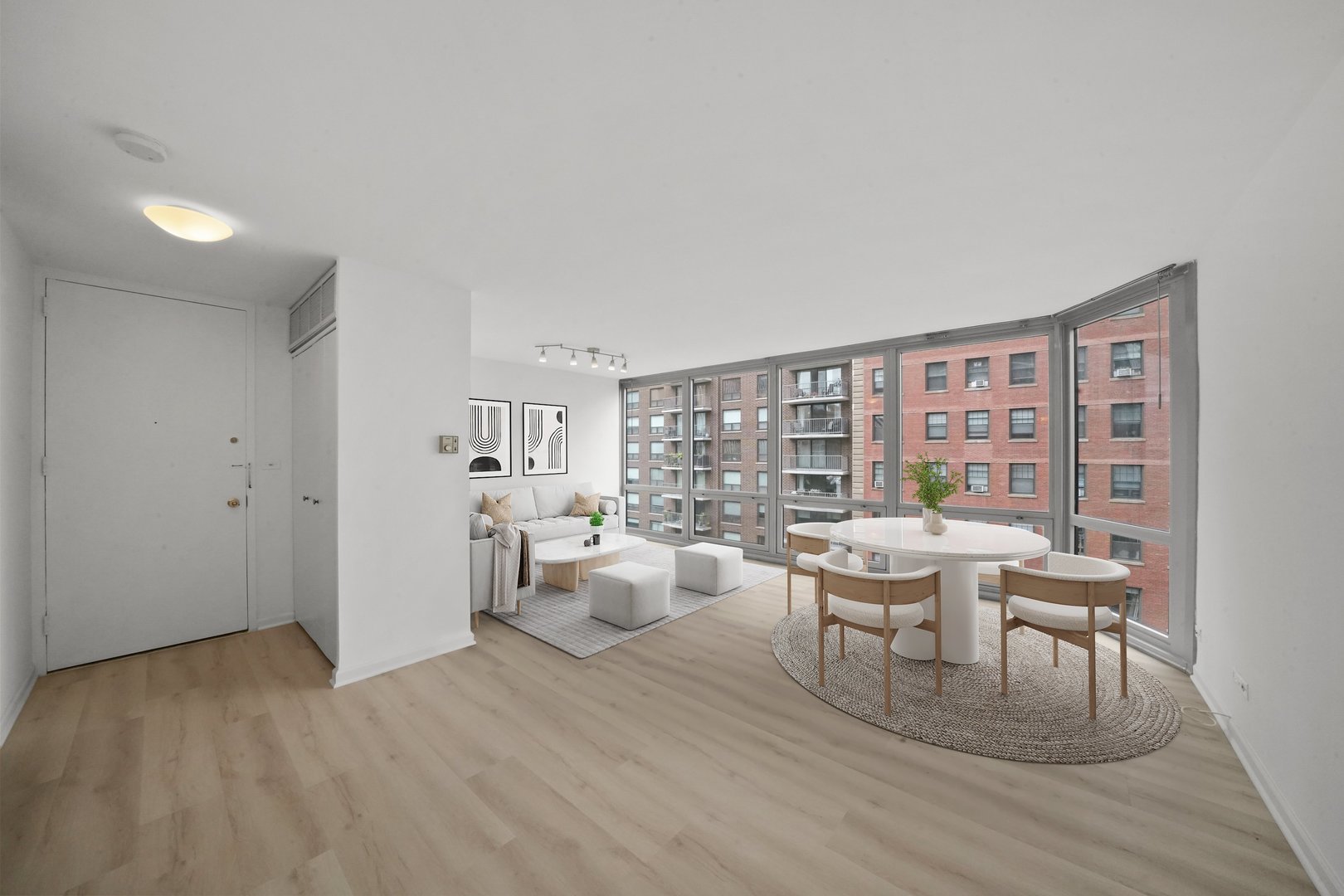 21 W Goethe Street Unit: 8A