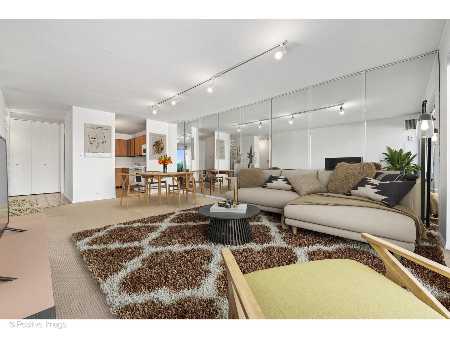 2020 N Lincoln Park West Unit: 5E