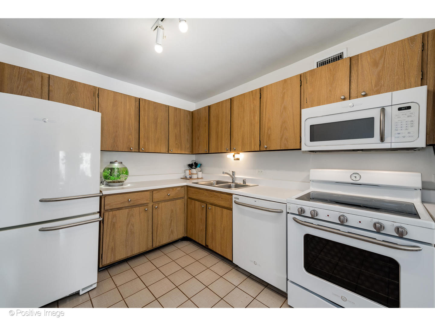 2020 N Lincoln Park West Unit: 5E