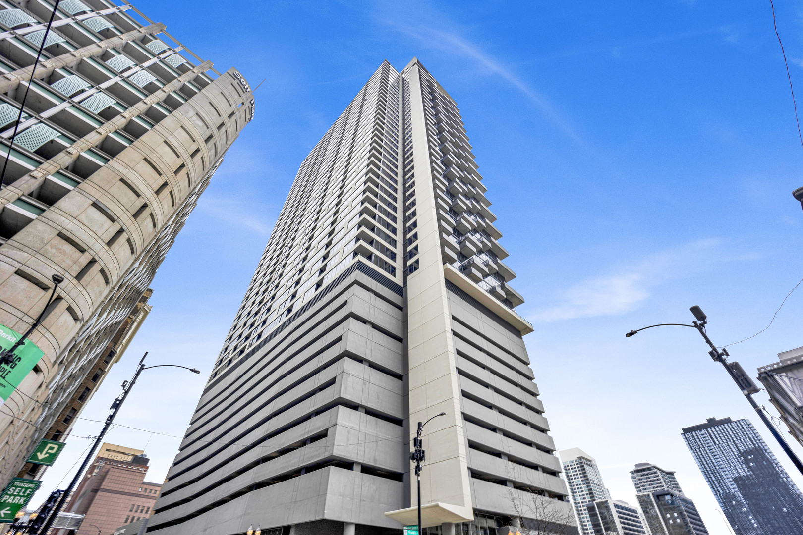 235 W Van Buren Street Unit: 3601