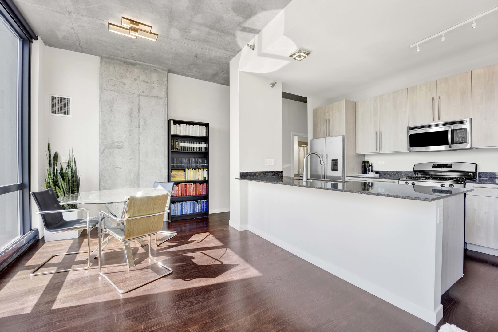 235 W Van Buren Street Unit: 3601