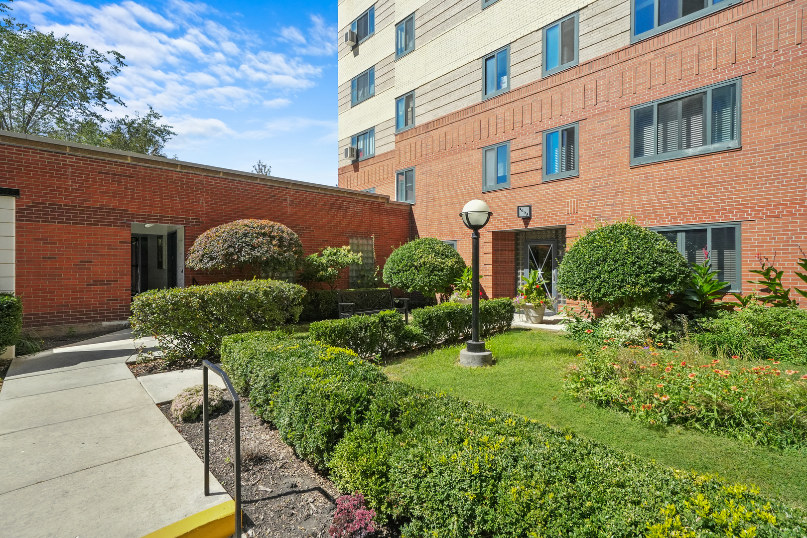 5052 N Marine Drive Unit: D3