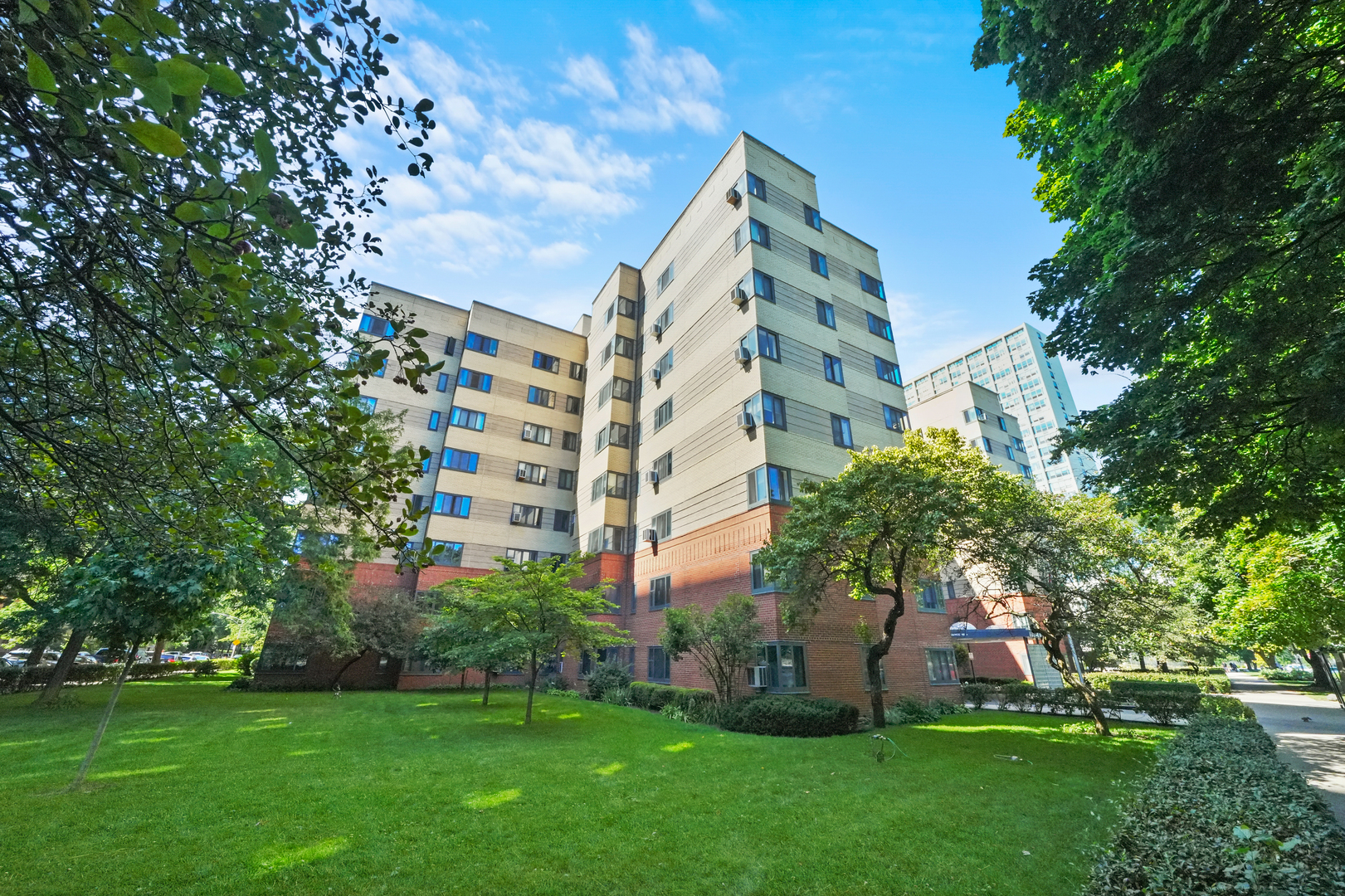 5052 N Marine Drive Unit: D3
