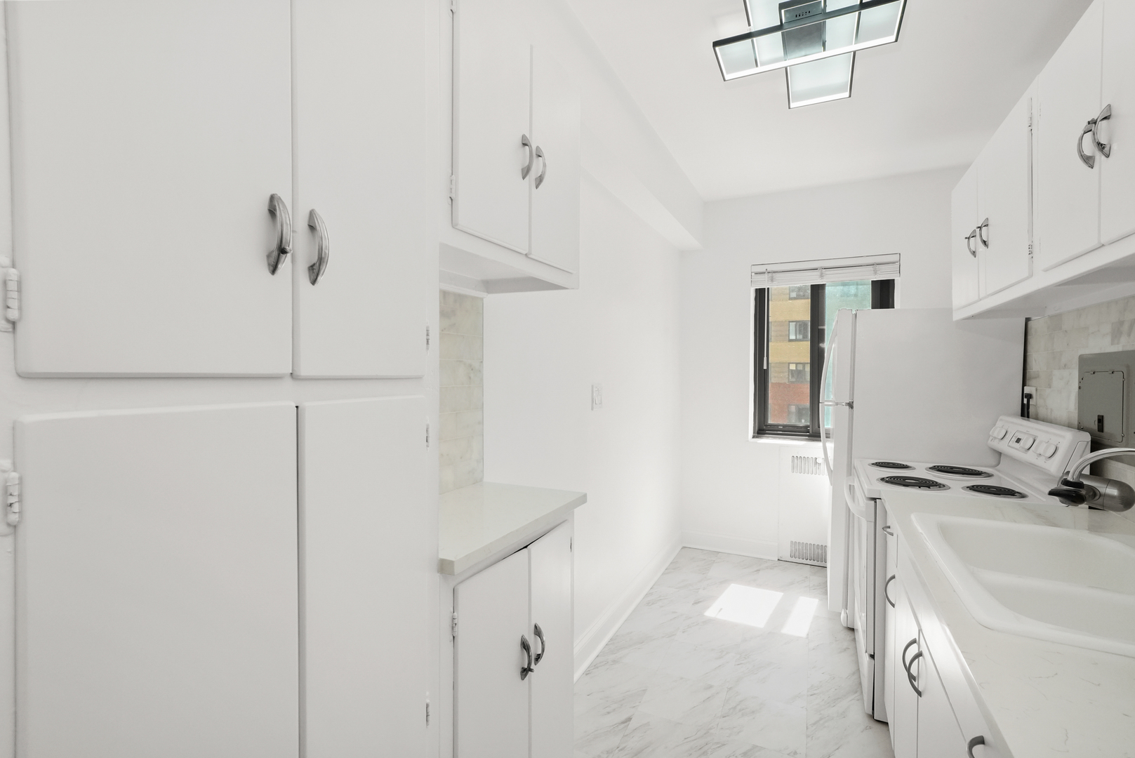 5052 N Marine Drive Unit: D3