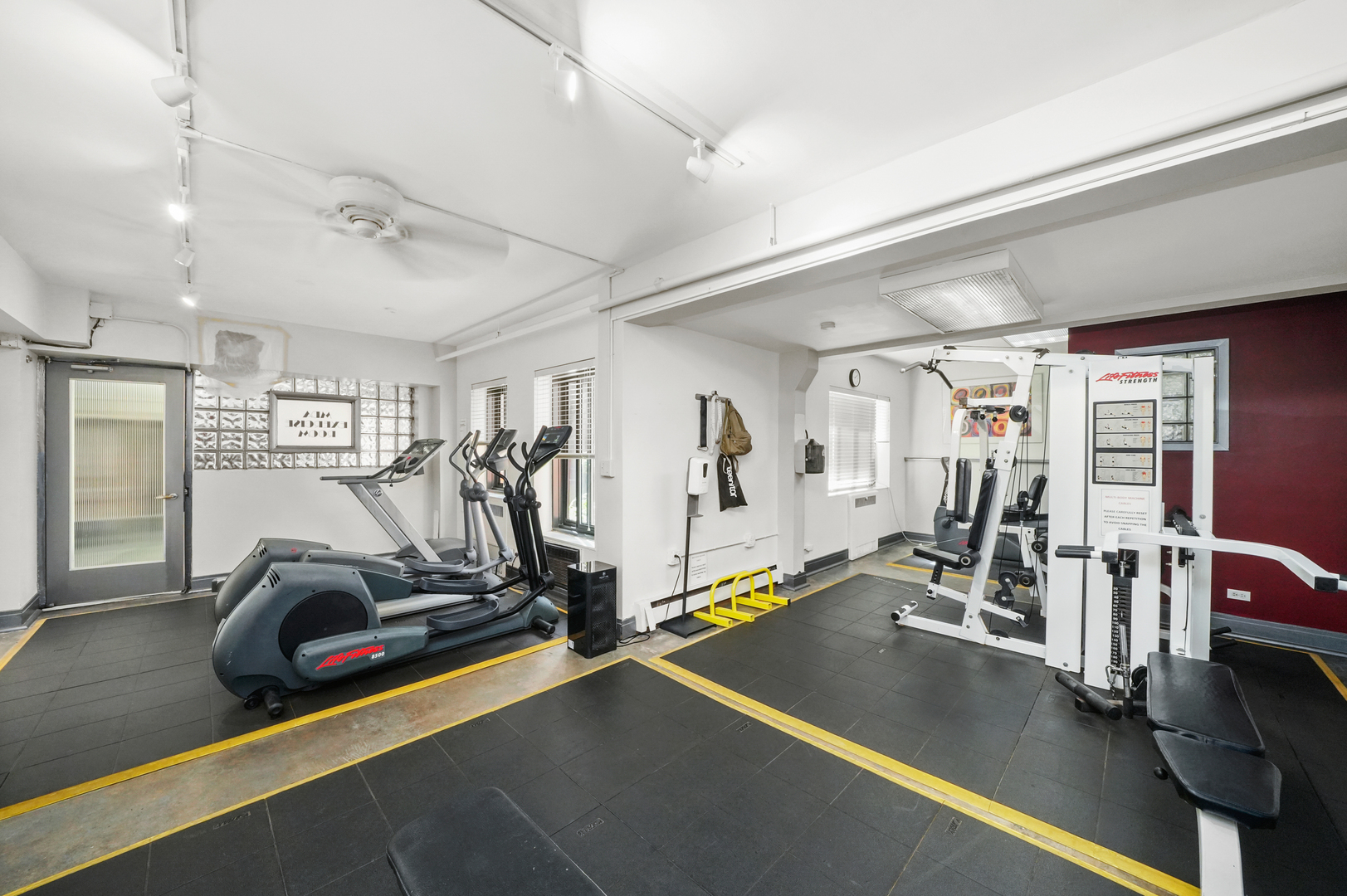 5052 N Marine Drive Unit: D3