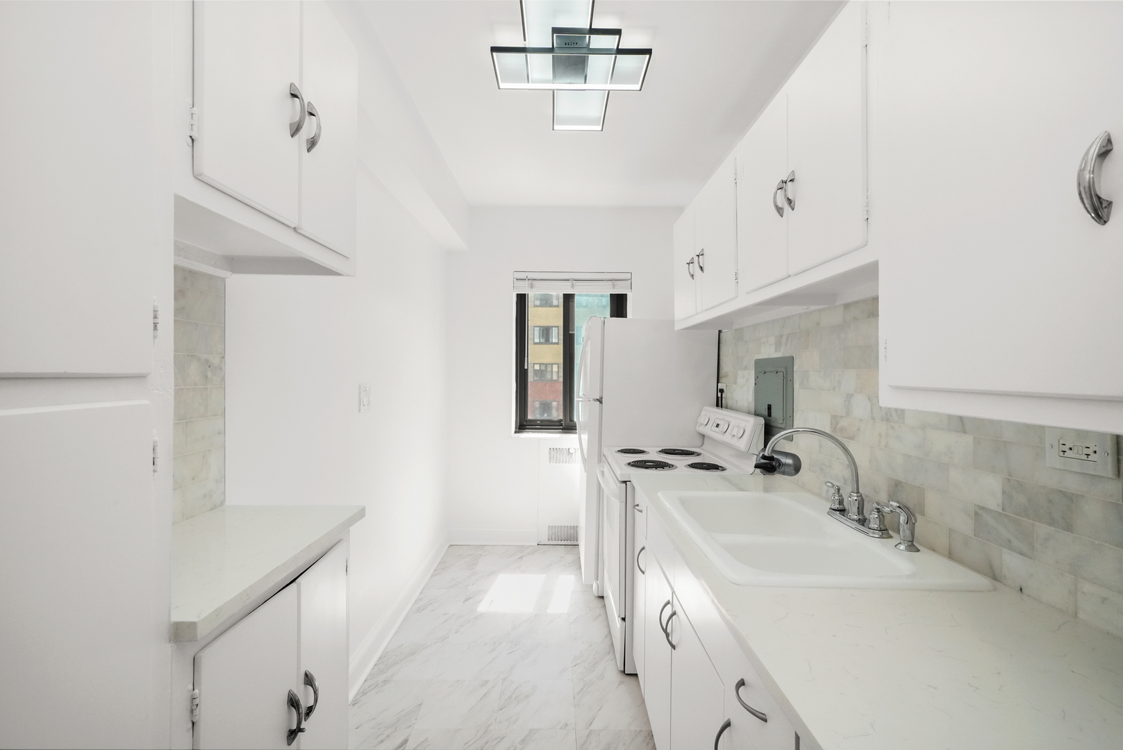 5052 N Marine Drive Unit: D3