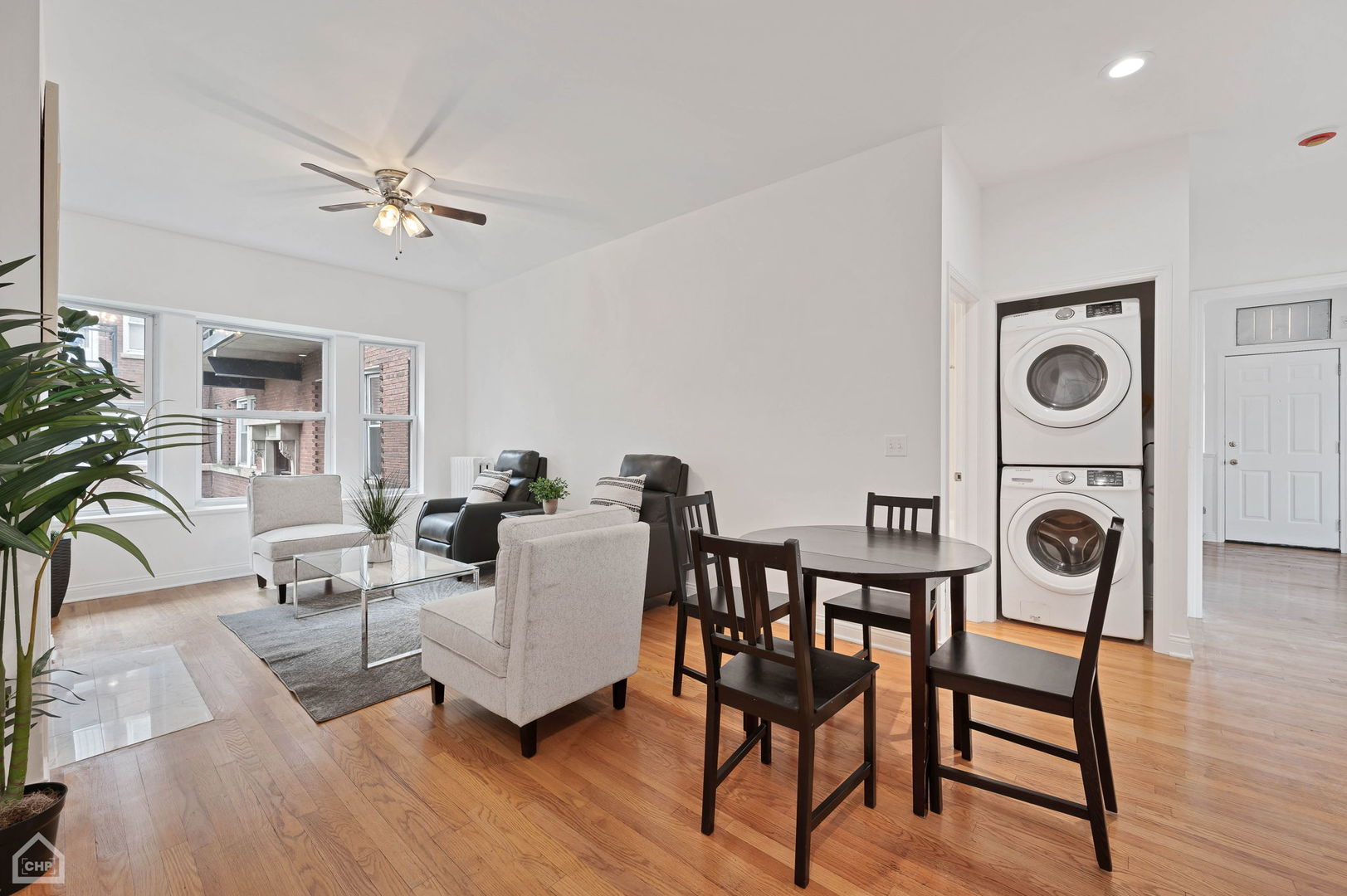 847 W Belle Plaine Avenue Unit: 1S