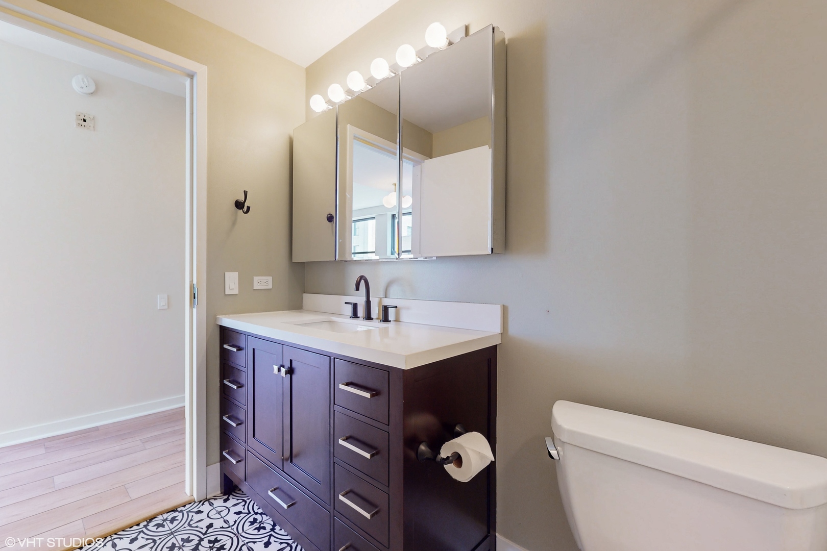 5 N Wabash Avenue Unit: 1506