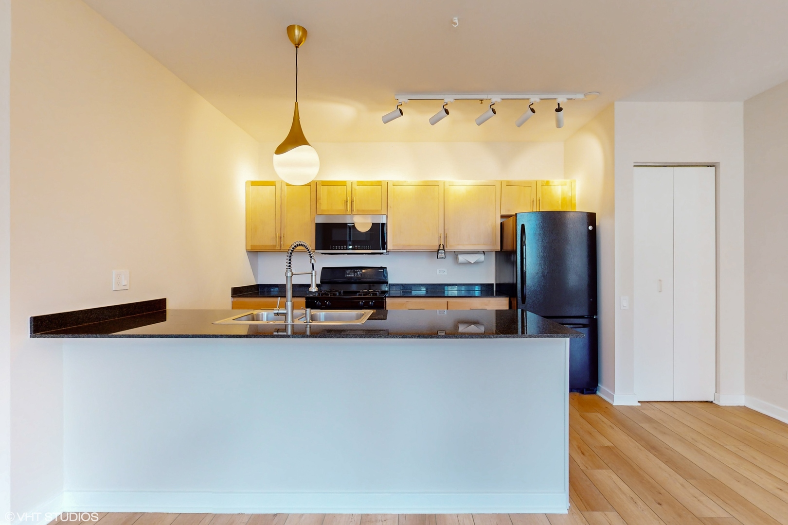 5 N Wabash Avenue Unit: 1506