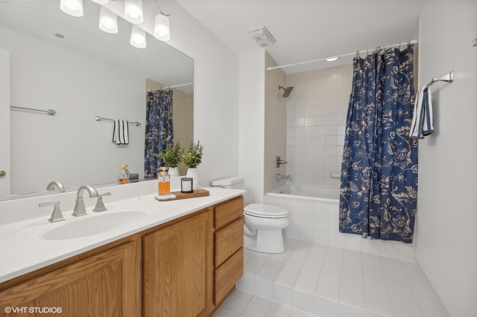 910 S Michigan Avenue Unit: 1813