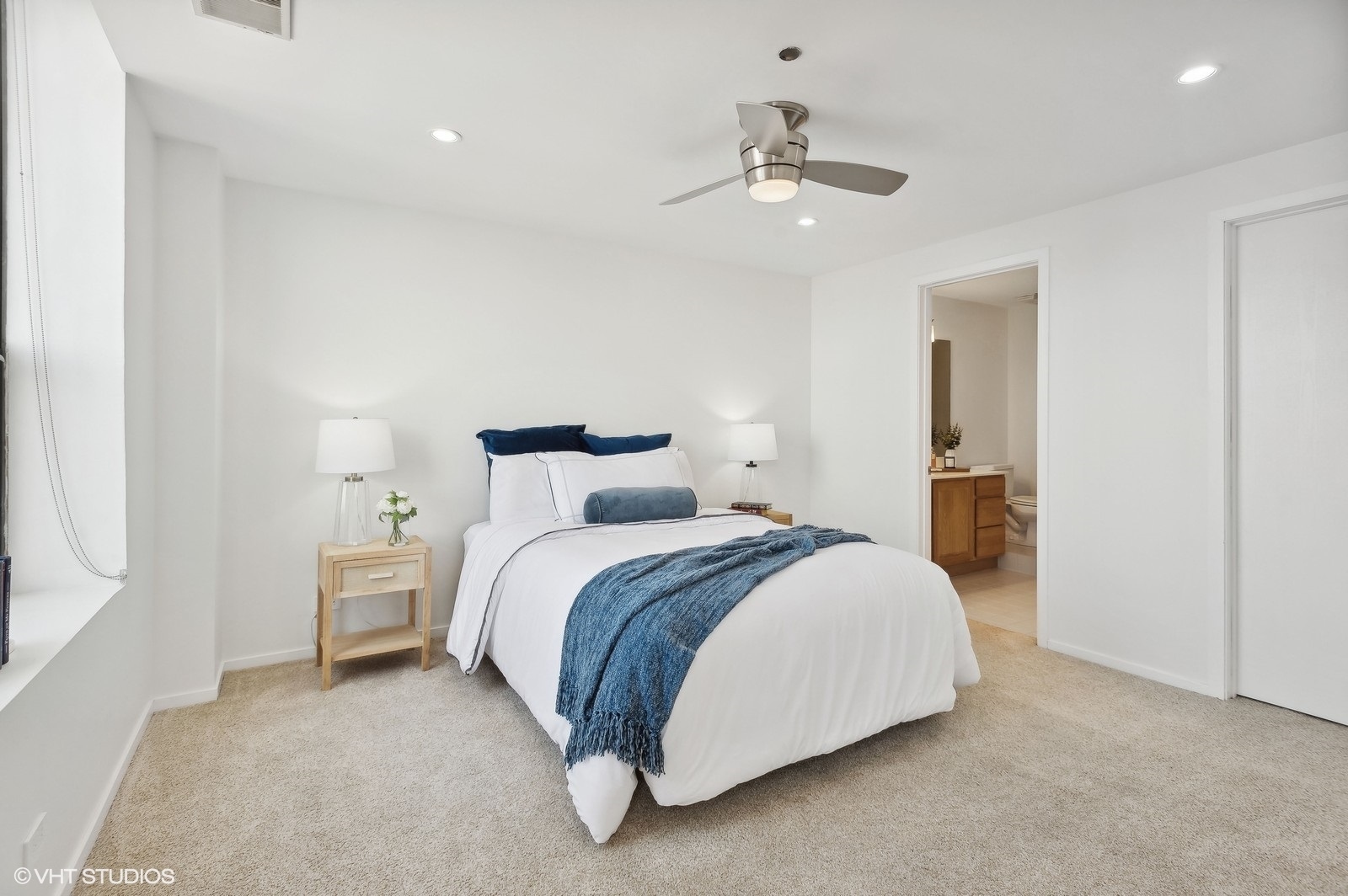 910 S Michigan Avenue Unit: 1813