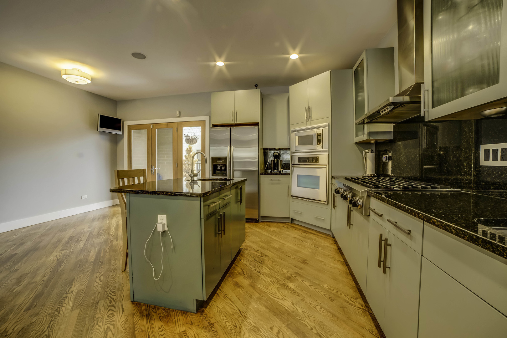 1411 N Leavitt Street