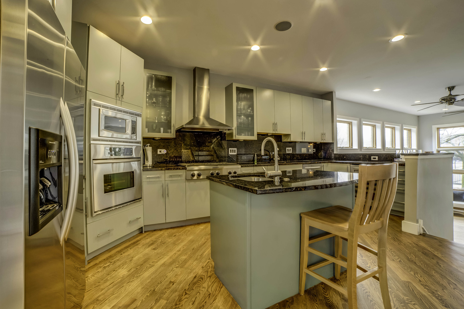 1411 N Leavitt Street