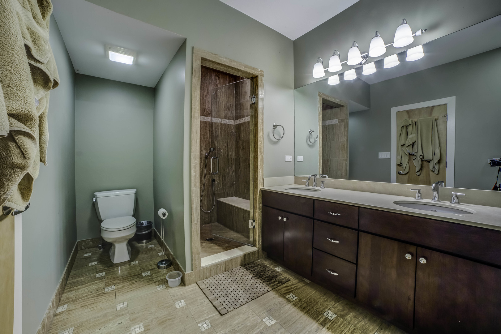 1411 N Leavitt Street