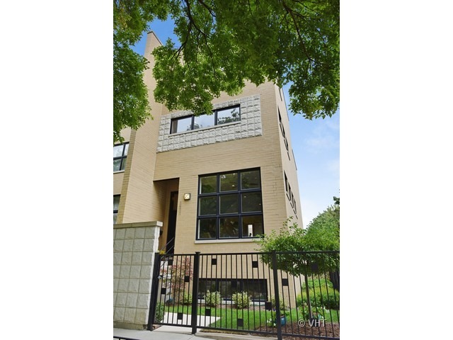 1411 N Leavitt Street