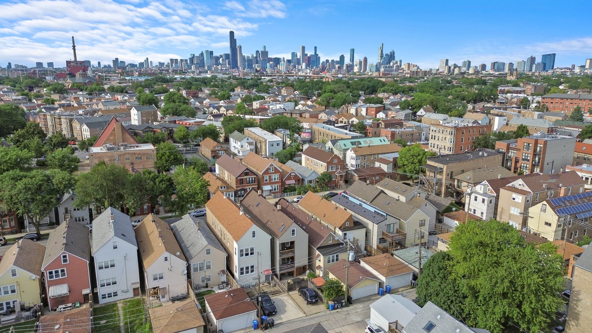 1025 W 31st Place Unit: 1F