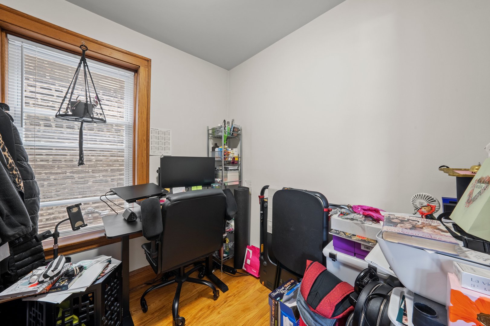 1025 W 31st Place Unit: 1F