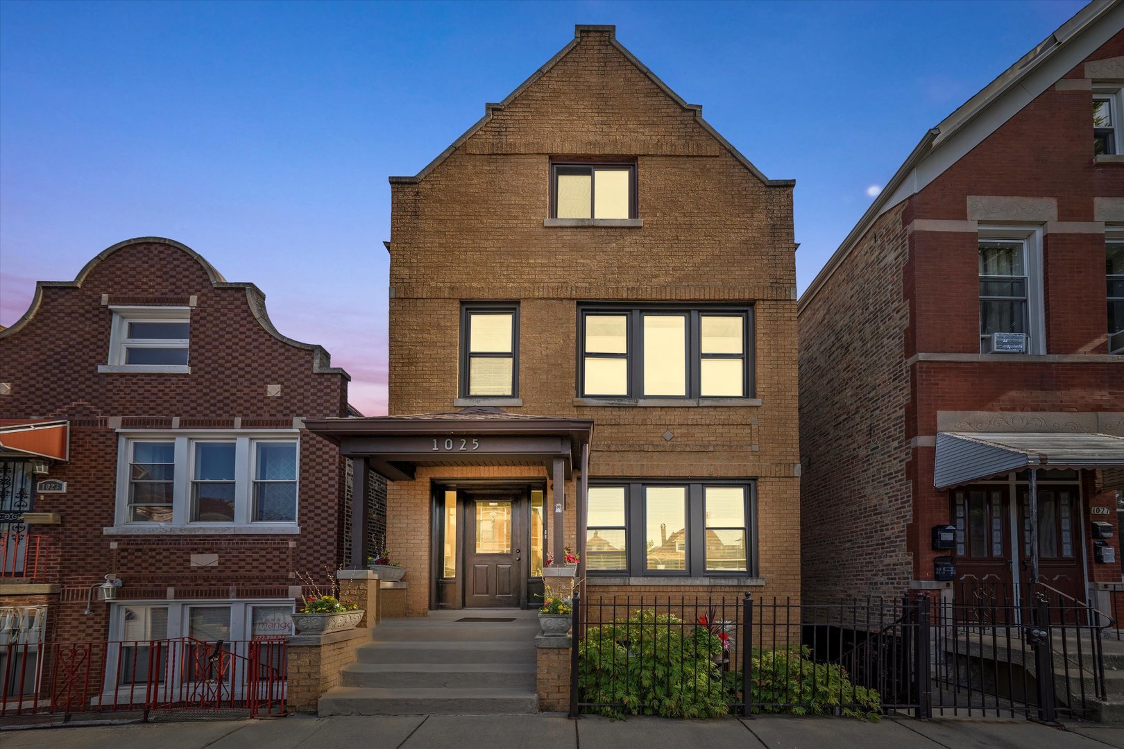 1025 W 31st Place Unit: G