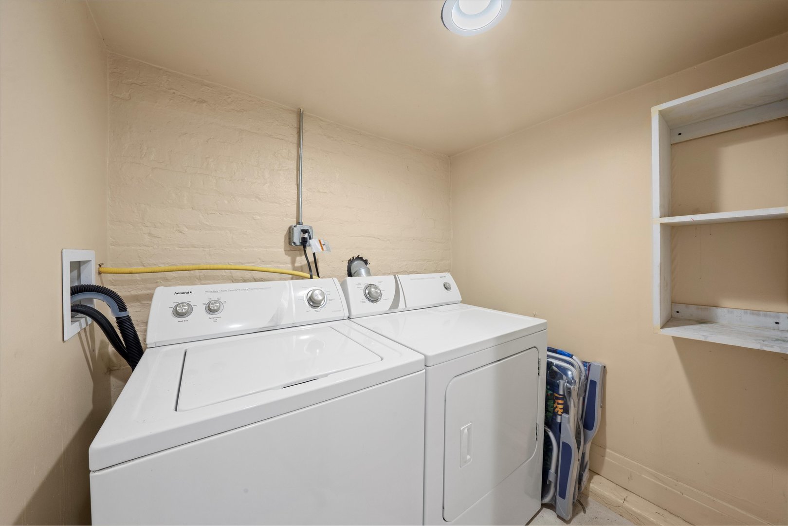 1025 W 31st Place Unit: G