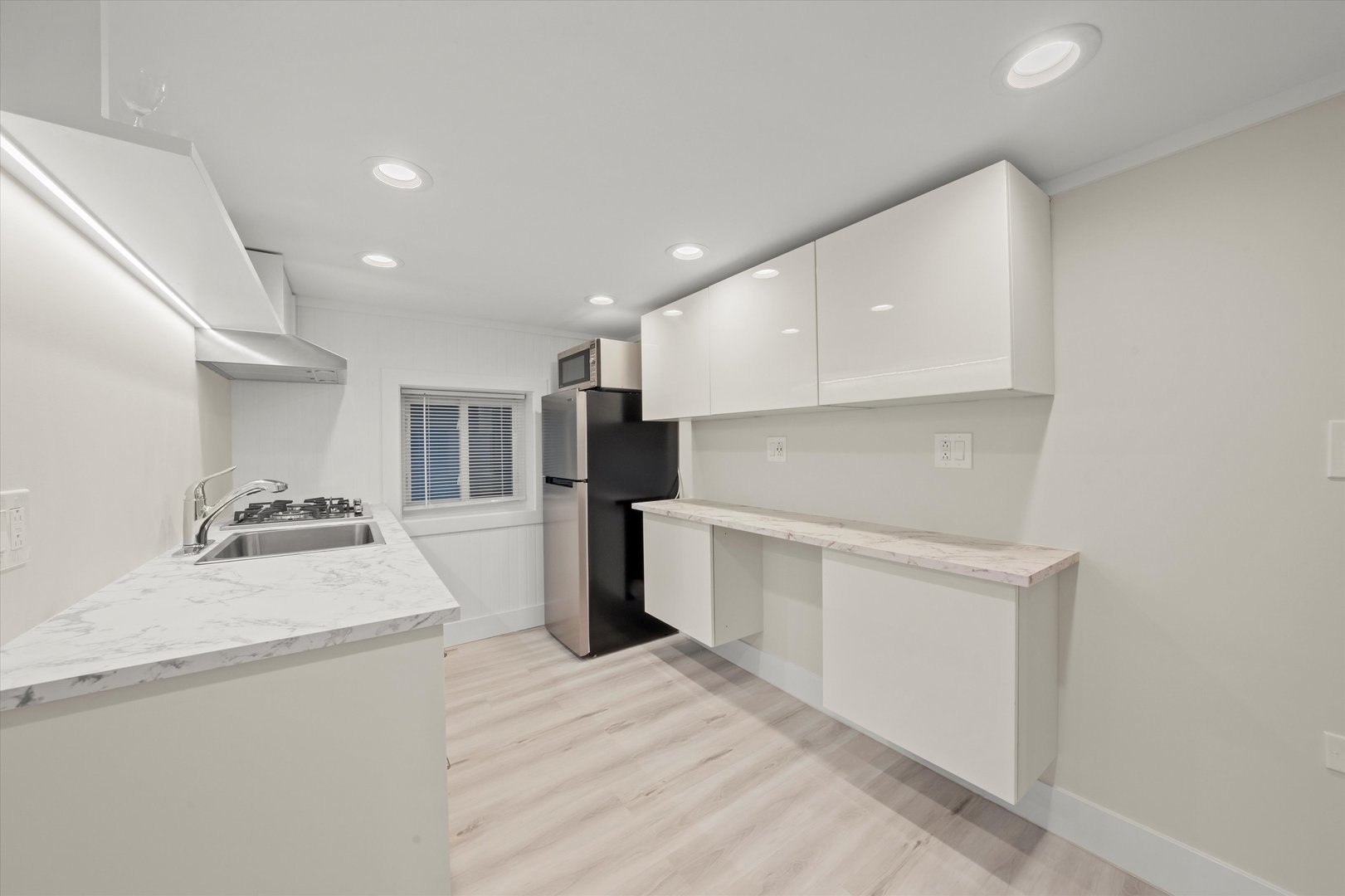 1025 W 31st Place Unit: G