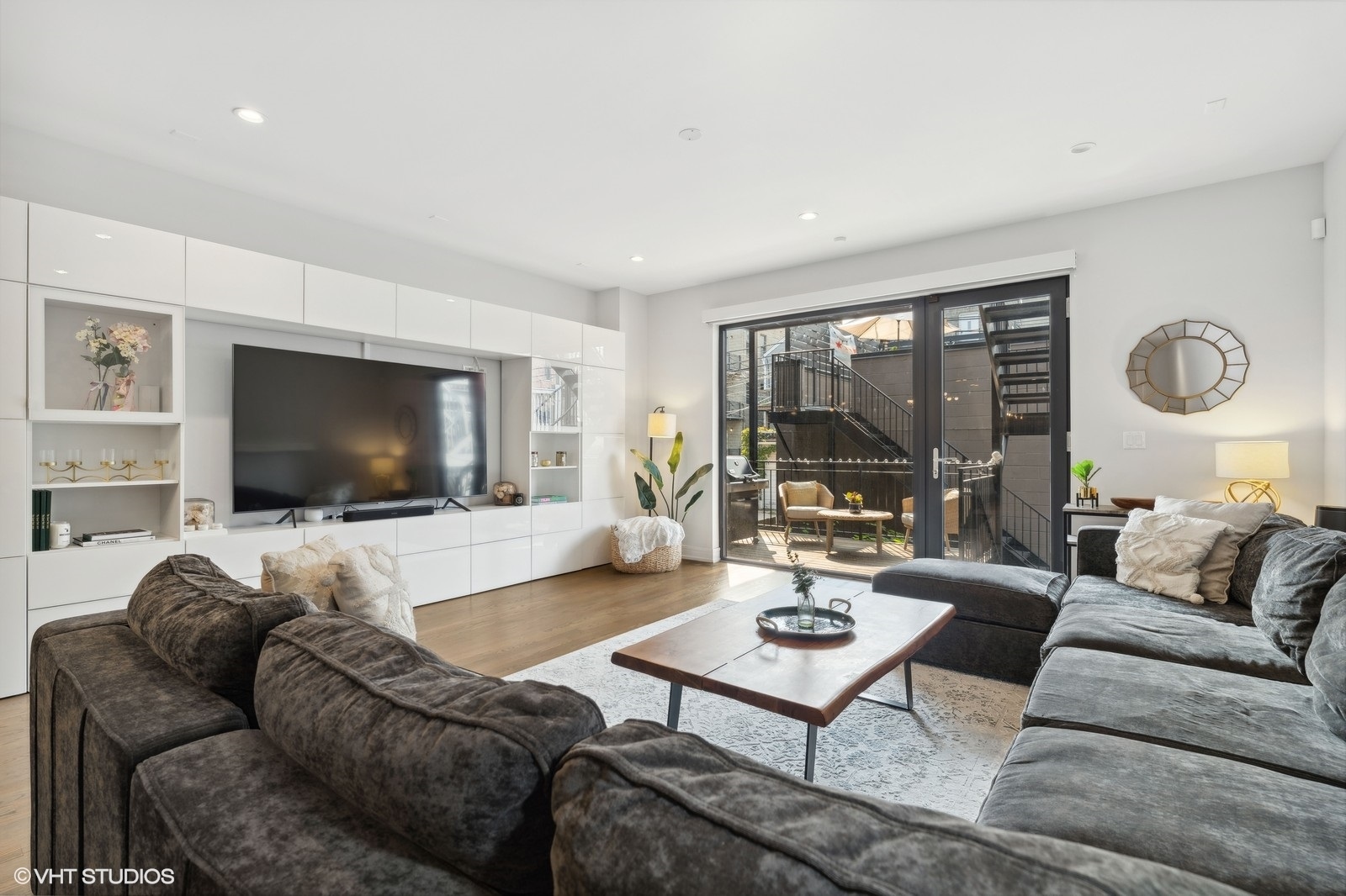 1078 N Paulina Street Unit: 1