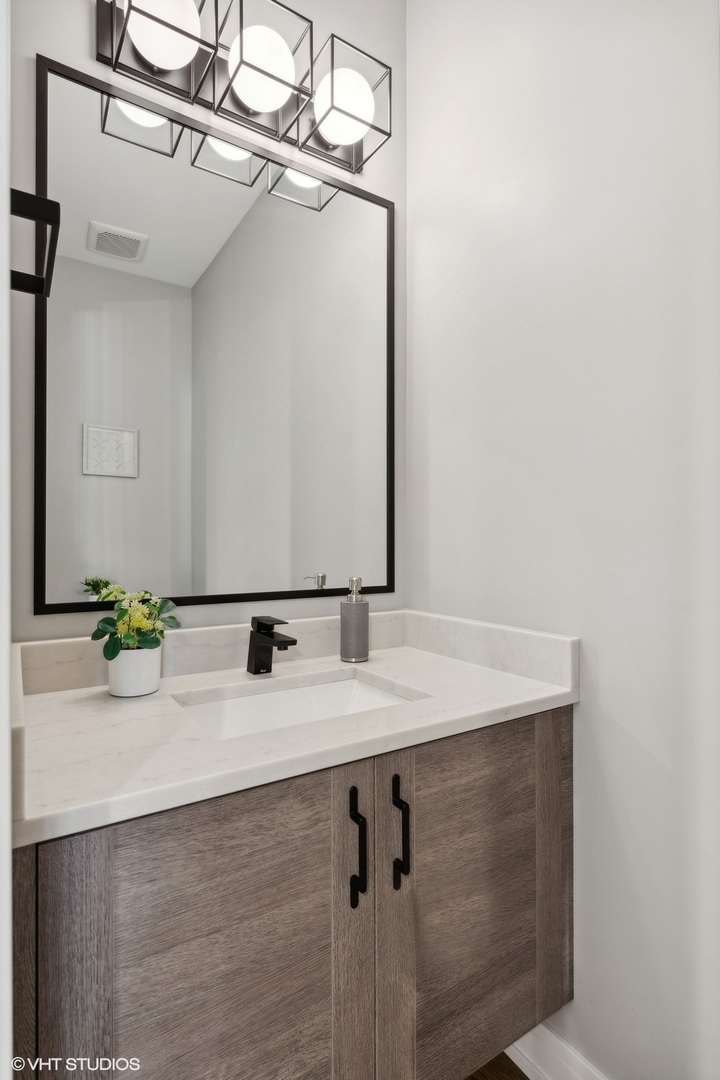 1078 N Paulina Street Unit: 1