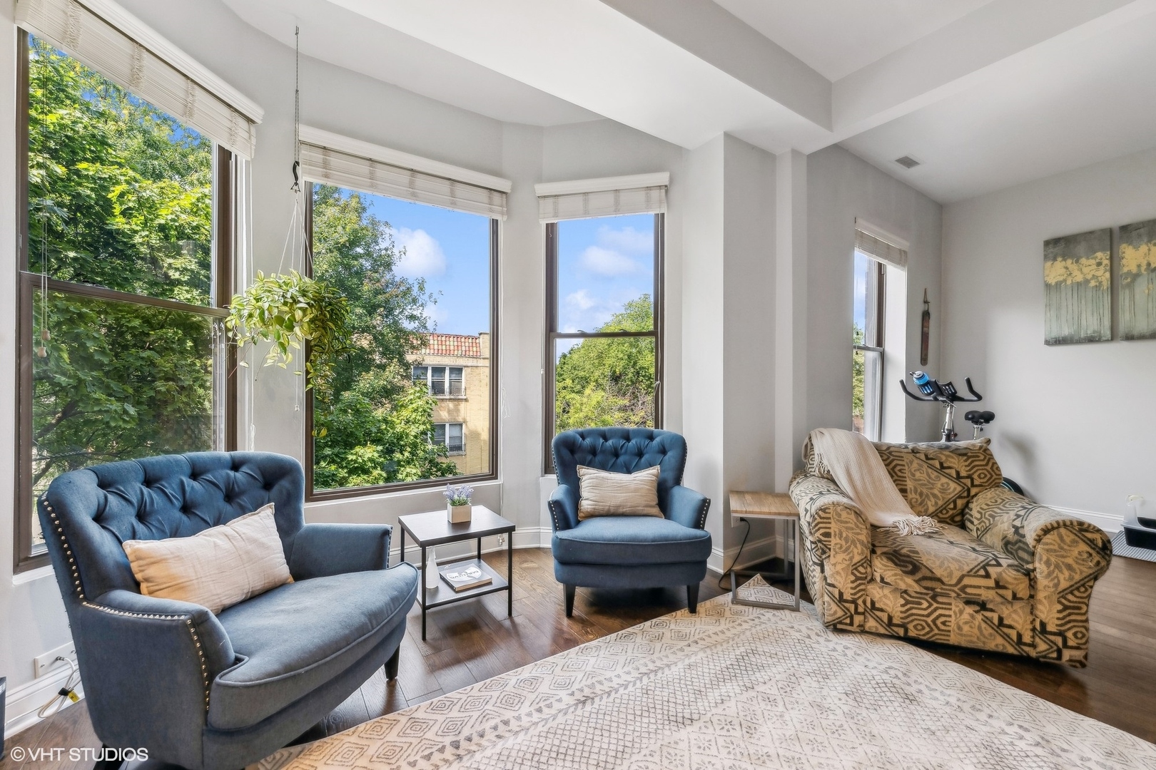 3055 N Seminary Avenue Unit: 3S