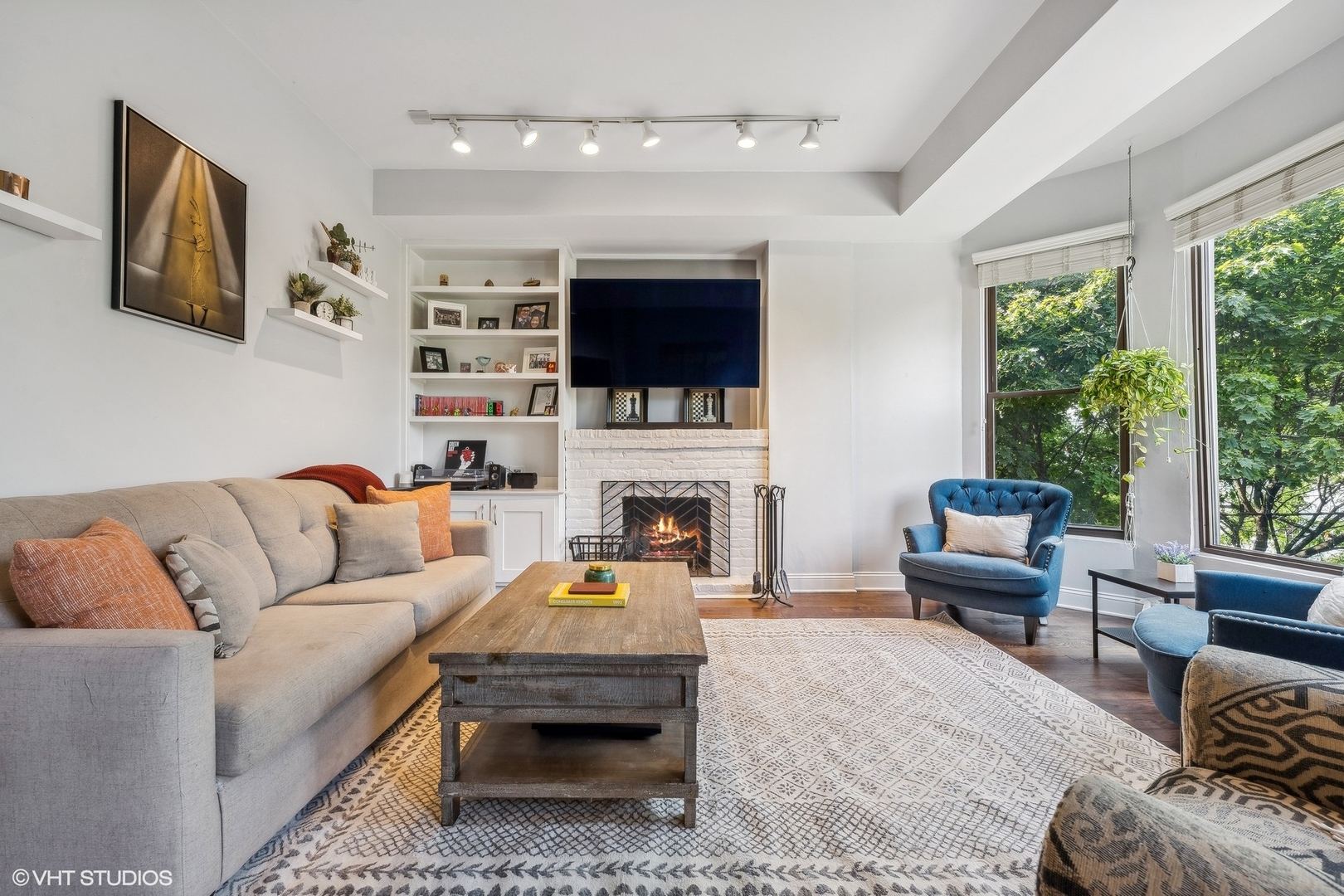 3055 N Seminary Avenue Unit: 3S