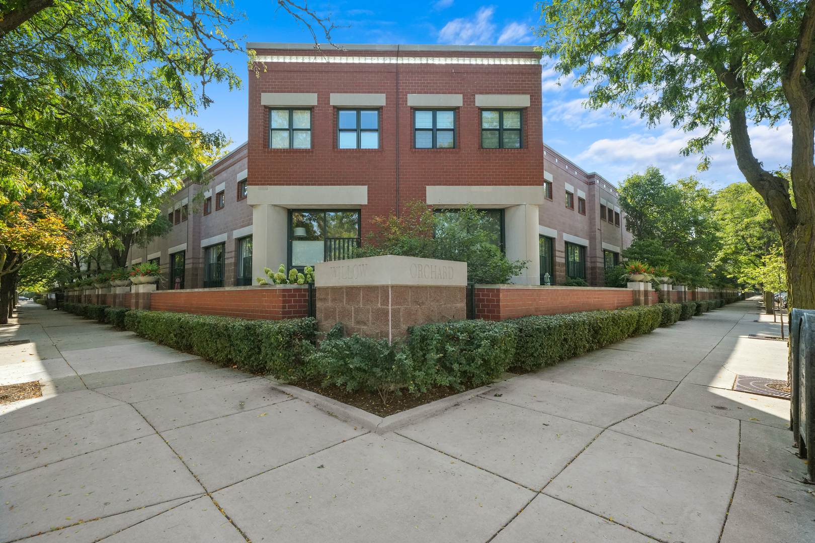 641 W Willow Street Unit: 124