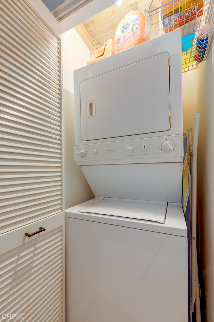 15 S Throop Street Unit: 209